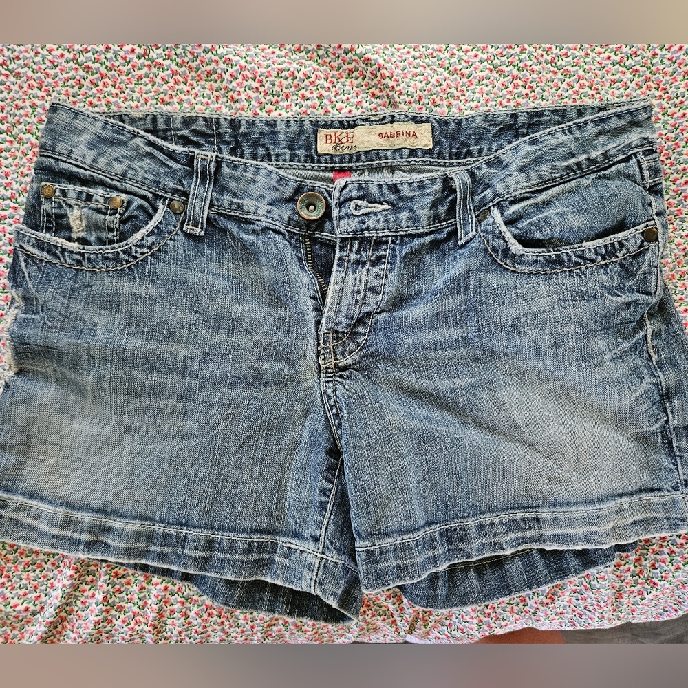 Buckle BKE Sabrina Denim Jean Shorts size 30